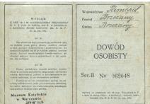 Dowód osobisty seria B nr 062048 dla Piątkiewicza Adama, ur. 23 XI 1908 roku we Lwowie, wydany dnia 28 II 1935.