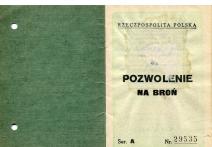 Pozwolenie na broń seria A nr 29535 udzielona por. Kiełczewskiemu Kazimierzowi zam. w Sierpcu do posiadania i noszenia dubeltówki i sztucera 26 VIII 1933